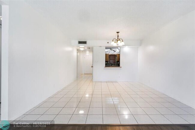 Building Photo - 3150 W Rolling Hills Cir