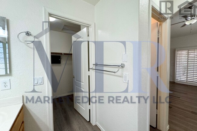 Building Photo - 3Bed/2Bath House at 51st Ave/Loop 101! $399 MOVE-IN SPECIAL! Move-In Ready on 01/08/2026!