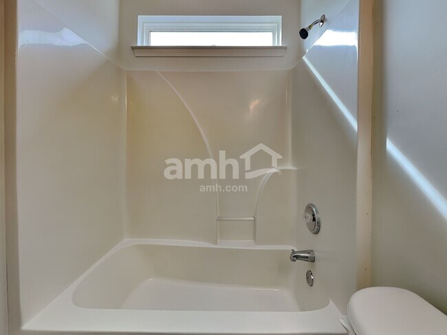 Building Photo - 2111 Less Traveled Trail