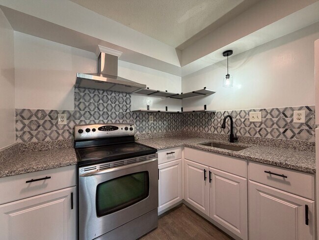 Building Photo - 158-162 Water st-11