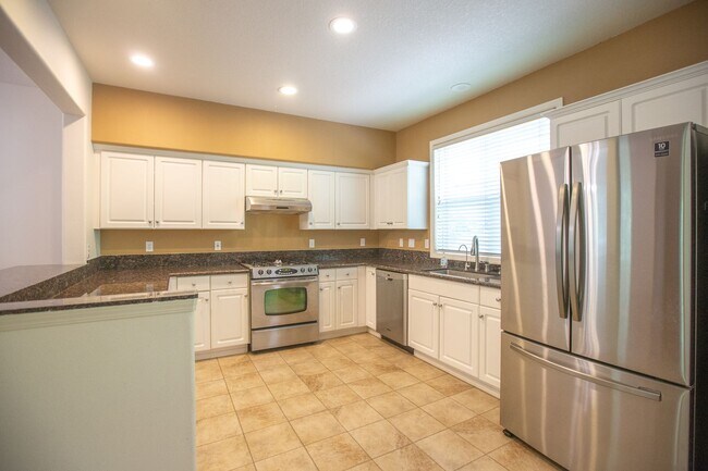 Building Photo - 11370 SW Thunder Terrace