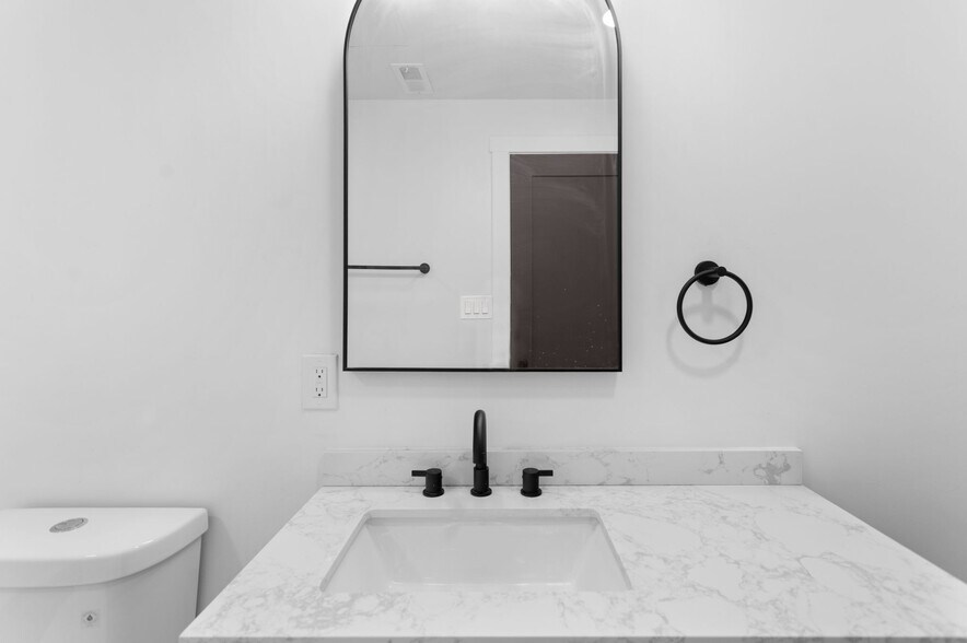 Bathroom - 2035 Forbes Ave