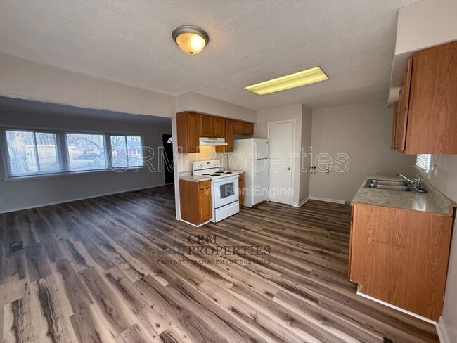 Building Photo - 5115 Arrowhead Blvd