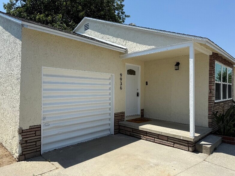 Building Photo - 9936 Rosecrans Ave