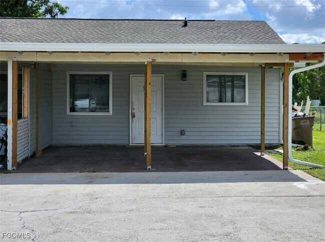 Primary Photo - 925 SE 23rd Pl