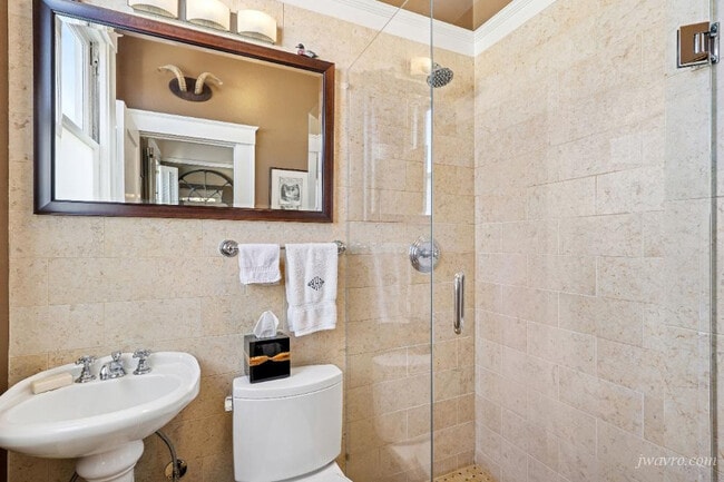 Building Photo - 155 24th Ave