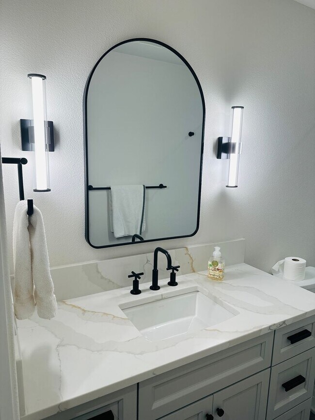 Building Photo - Gorgeous Custom Camas Home