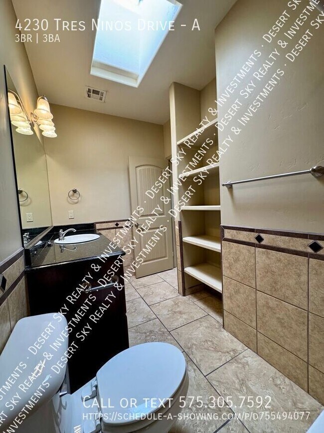 Building Photo - 4230 Tres Ninos Dr