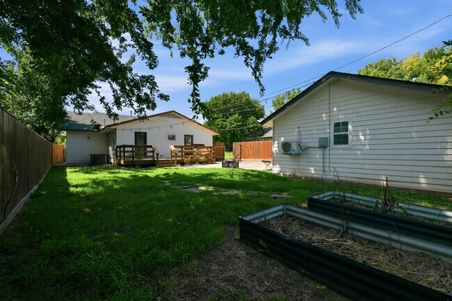 Building Photo - Midtown Tulsa | 4 Bed | 2 Bath | 2,010 SQFT
