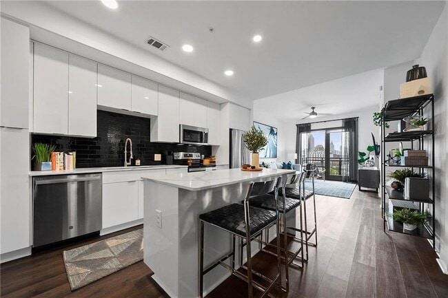 Primary Photo - 1777 Peachtree Rd NE