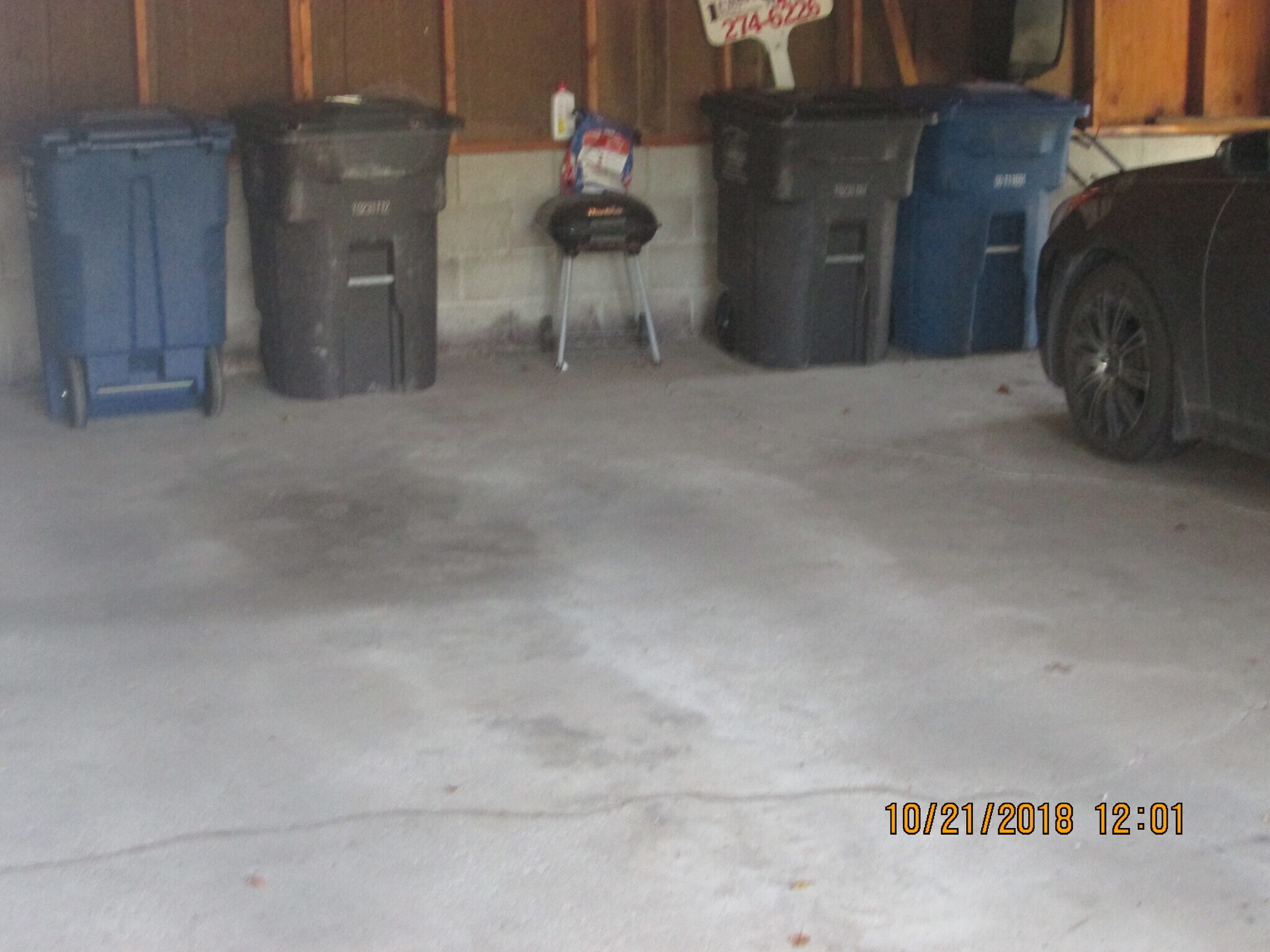 Garage floor - 1342 Pleasant View Dr