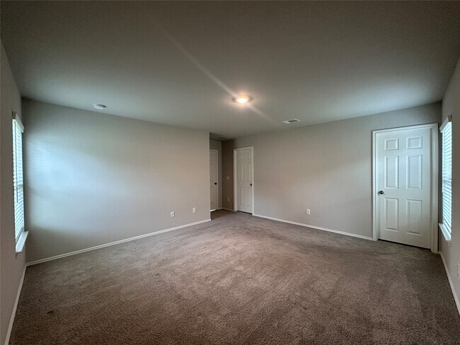 Building Photo - 270 Cumberland Forest Dr