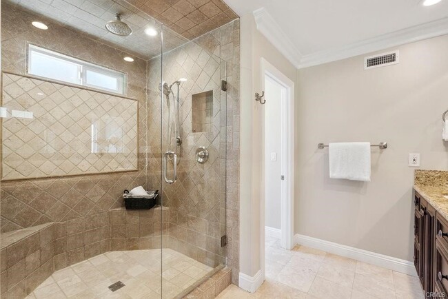 Building Photo - 6908 Country Club Dr