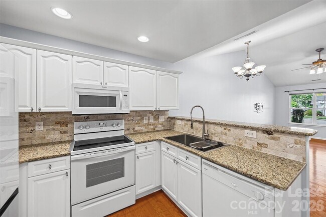 Building Photo - 2052 Shady Pond Dr