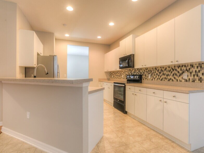 Building Photo - 4520 Forest Creek Tr