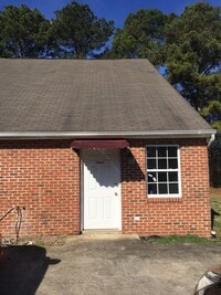 Building Photo - 3466 Hedge Drive Northeast