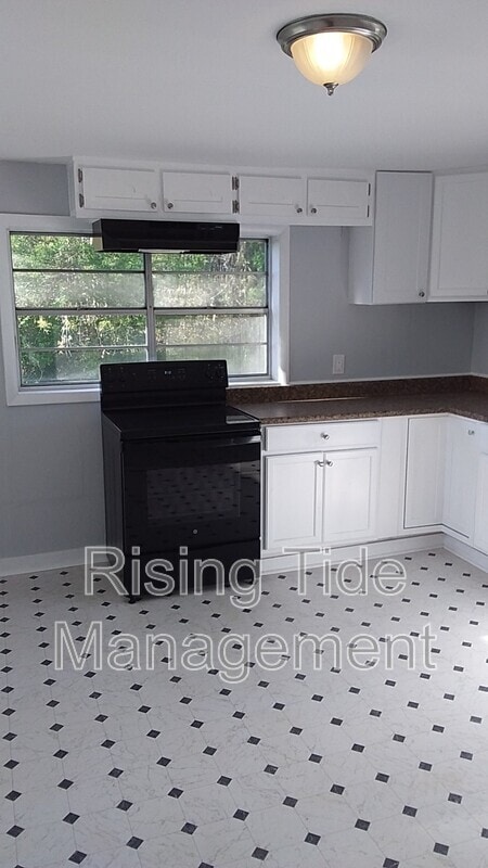 Building Photo - 9321 Silley Dean Rd