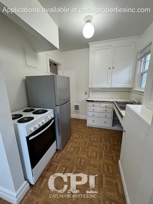 Building Photo - 1529 20th Ave