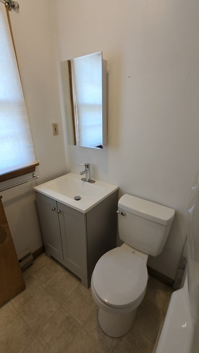 Building Photo - Chestnut Grove Village 13, 14, 15, 16