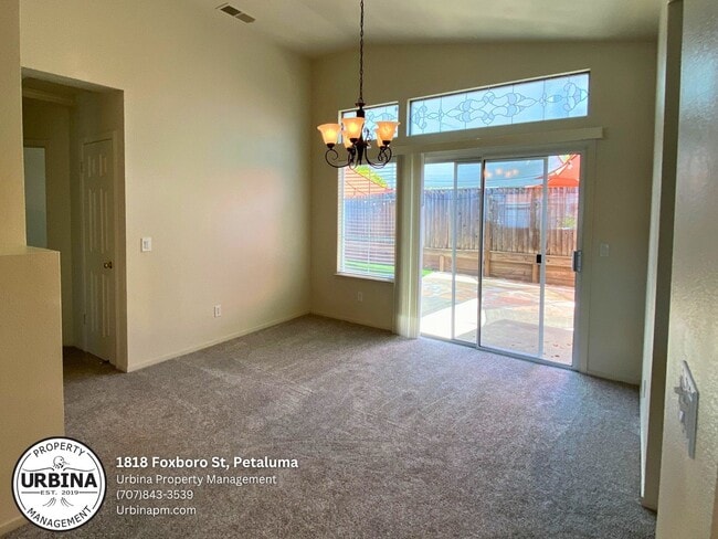 Building Photo - Darling Petaluma East Side Home with RV Pa...