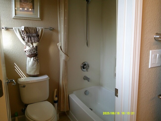 Building Photo - 5002 Ridgefield Cir