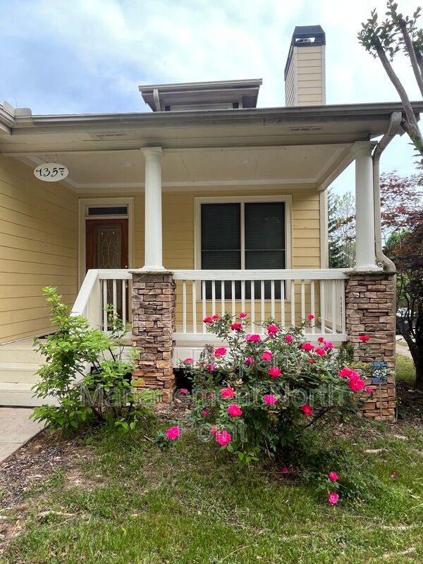 Building Photo - 1357 Eubanks Ave