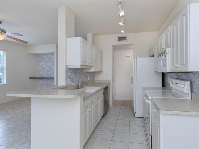 Building Photo - 4437 Corso Venetia Blvd