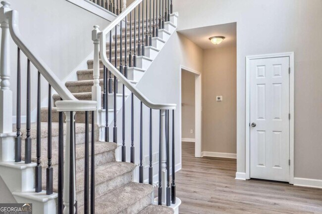 Building Photo - 2011 Town Lake Hills W