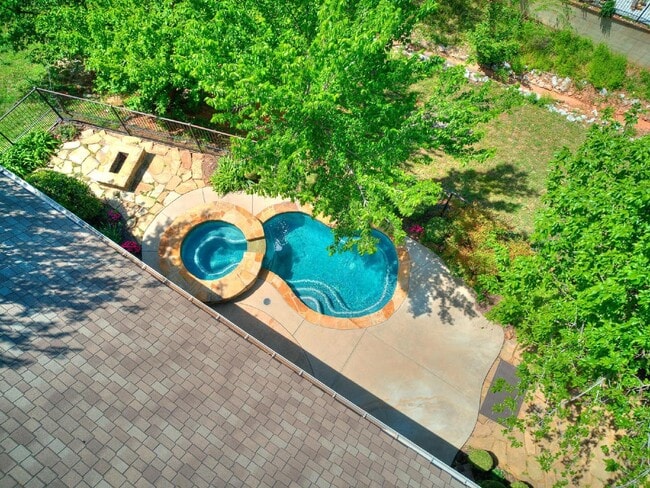 Building Photo - Elegant 3-Bedroom Home in Thornbrooke Village – All Bills Paid