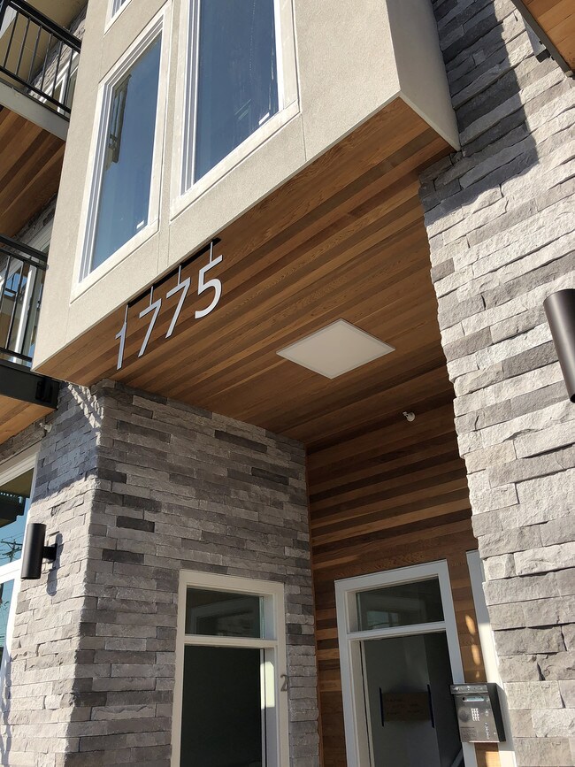 Building Photo - Fenwick Crossing