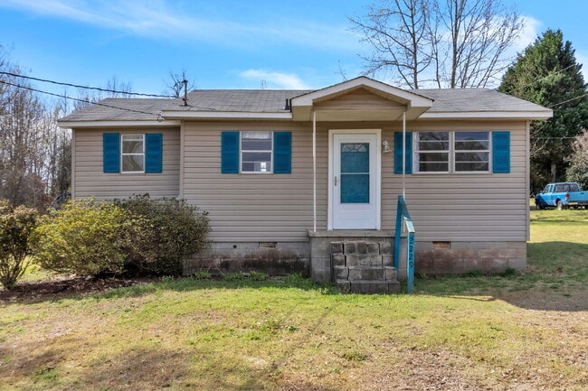 Building Photo - Cozy & Convenient 2BR/1BA Living in the Heart of Greer! $825/mo rent