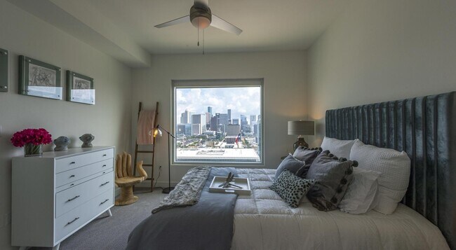 Building Photo - Downtown Studio at $1,680 — 1.5 Months Free, Modern Living