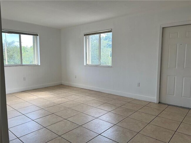 Building Photo - 2185 NW 16th Terrace