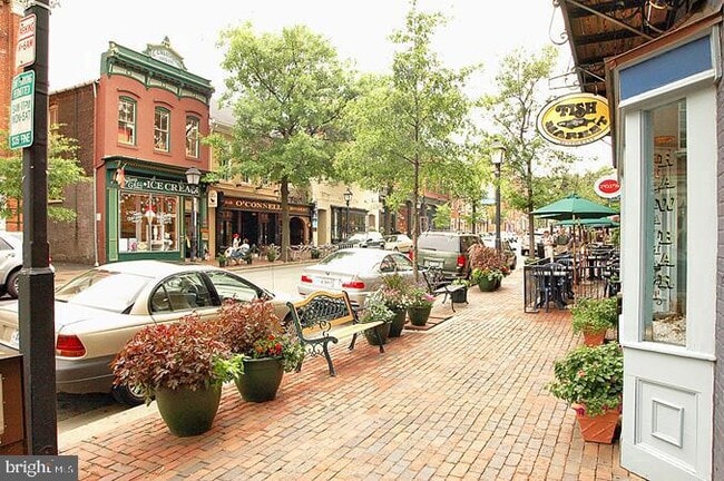 Building Photo - 1222 Main Line Blvd