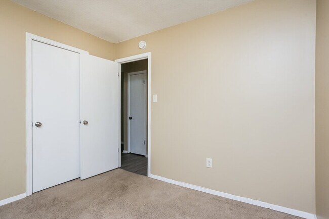 Building Photo - 6265 Jamestown Dr