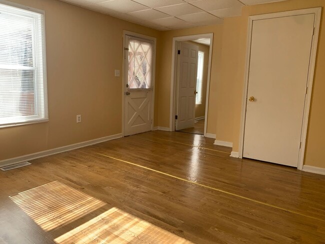 Building Photo - One Level House off Campbell Avenue