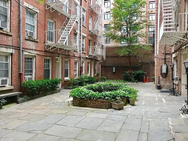 Building Photo - 224 Sullivan Street