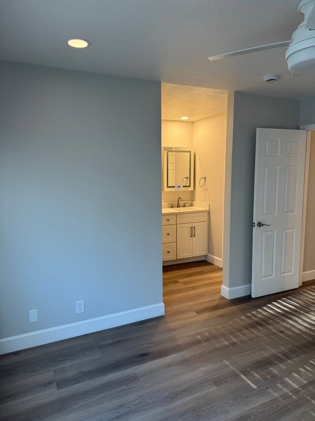 Building Photo - Townhome in Laguna Niguel!