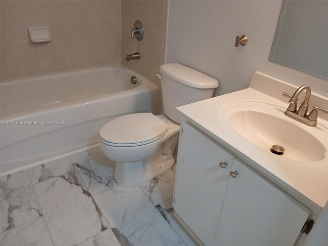 Building Photo - 7300 NW 114th Ave