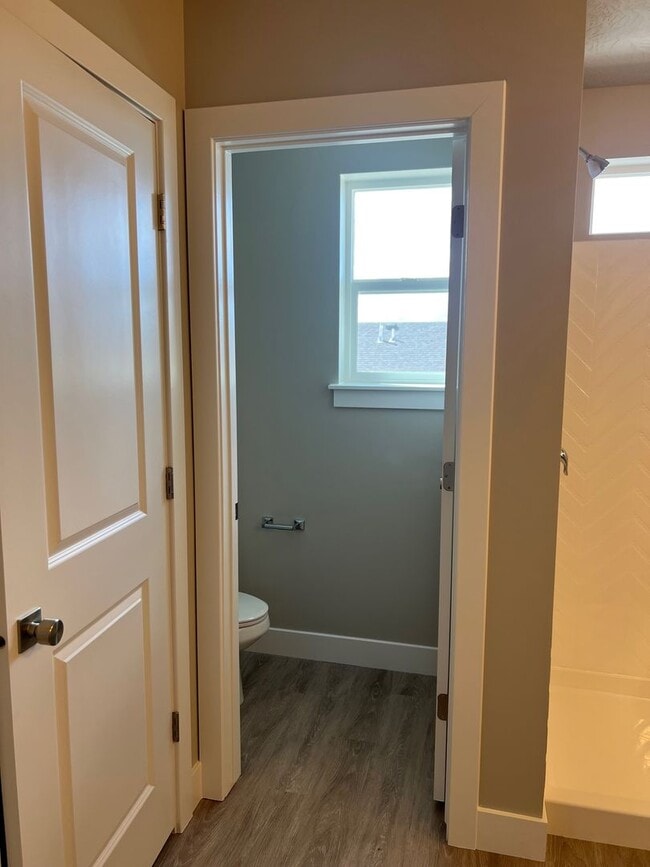 Building Photo - Townhome in Cedar Bend HOA