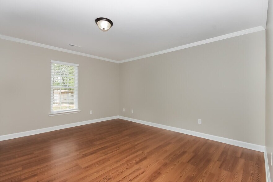 Building Photo - 127 S Sherrill St