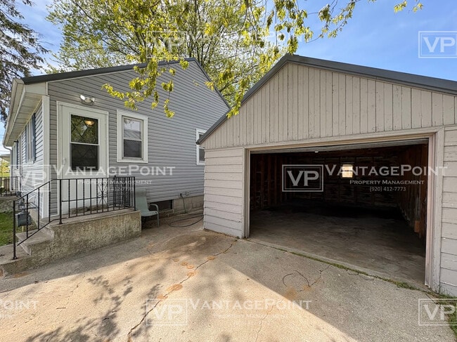 Building Photo - 714 Buchholz St