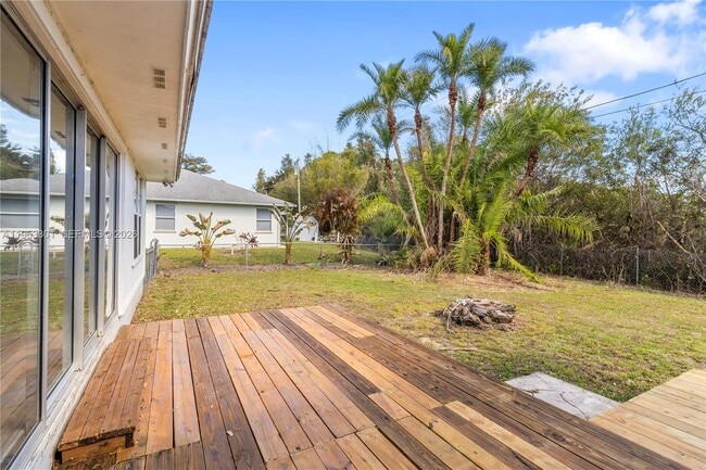 Building Photo - 1816 14th Ave SW