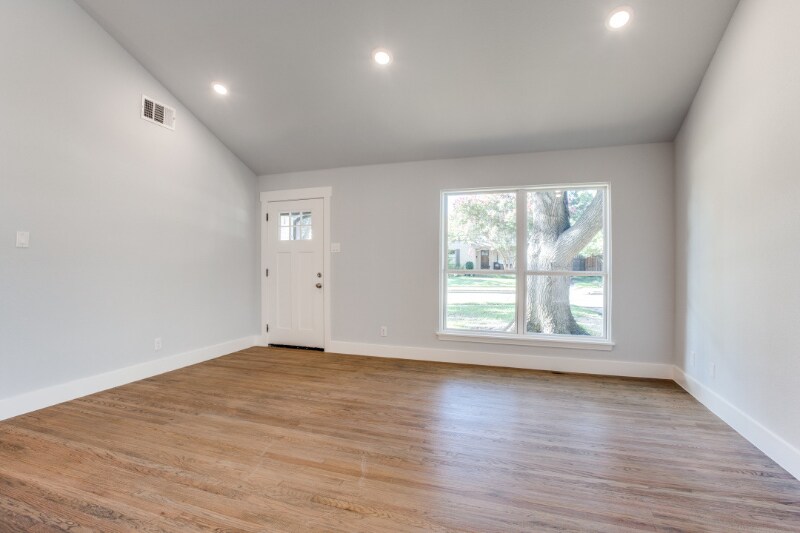 Building Photo - 6147 Ravendale Ln