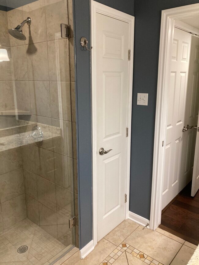 Building Photo - 100 Lorenz Rd