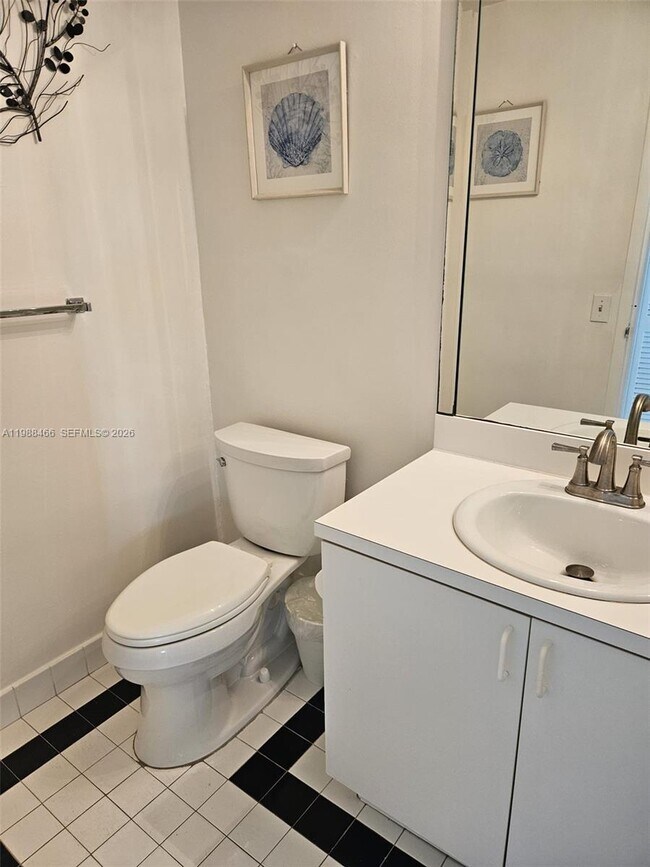 Building Photo - 3505 S Ocean Dr