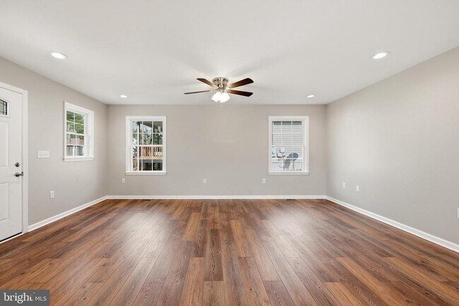 Building Photo - 640 Jenkins Ln
