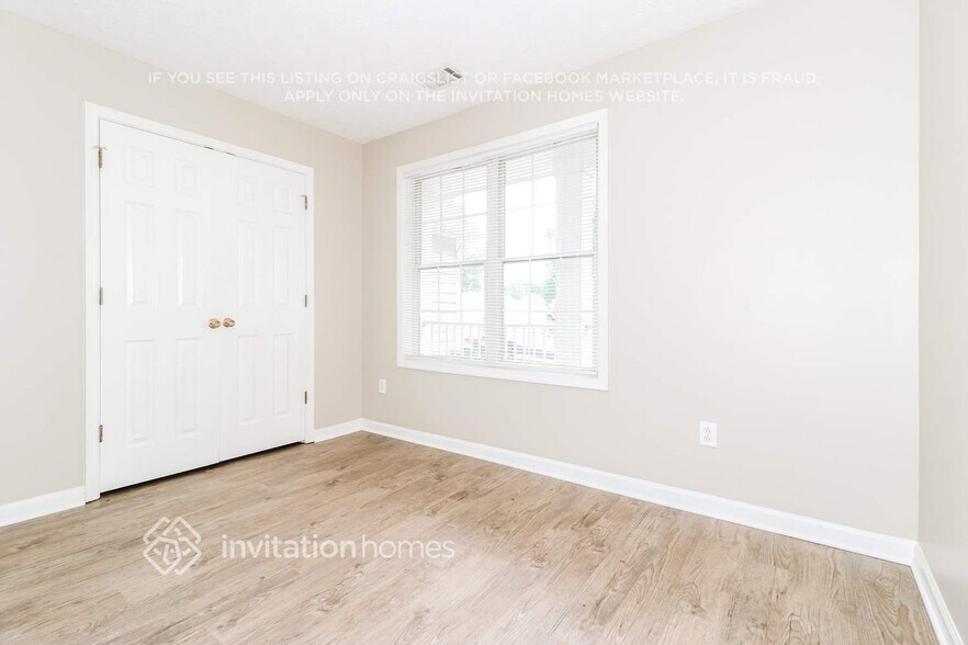 Building Photo - 717 Thornapple Trail SW