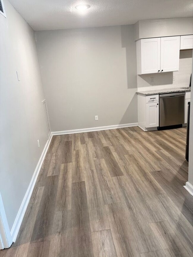 Building Photo - Steps from UofM & Highland Strip – First-Floor 2BR Apartment at The Den!