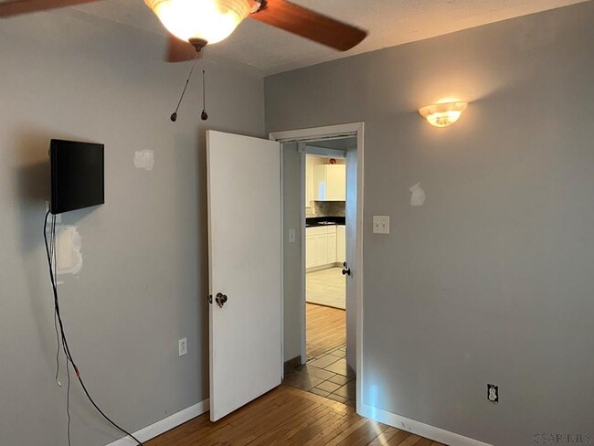 Building Photo - 129 Hawthorne St